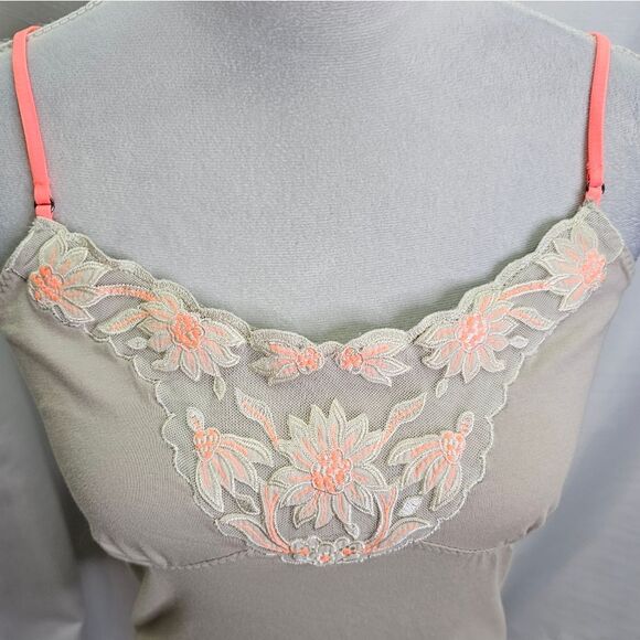 American Eagle Tan and Coral Lace Tank Top Size Large - Picture 4 of 9